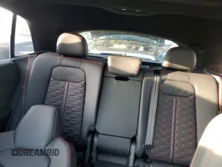 2024 Audi RS Q8 z VIN WU1ARBF17RD005470, wystawiony jako Copart lot #74325144 z przebiegiem Nie podano mil oraz Szkoda całkowita • Salvage title. Historia ofert i sprzedaży dostępna na DreamBid. Obrazek 10.
