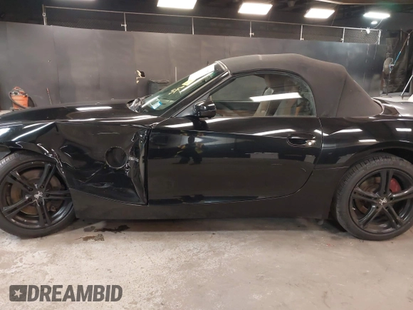 2008 BMW Z4 3.0si with VIN 4USBU53528LX04769, listed as a IAAI auction lot 42039757 with 113,500 mi miles and . Bid and sale history available at DreamBid. Image 14.
