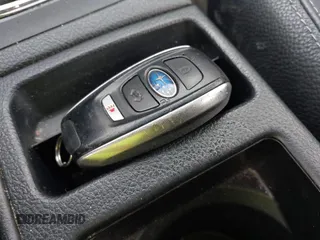2015 Subaru Impreza Limited z VIN JF1GJAN65FH017553, wystawiony jako IAAI lot #41721212 z przebiegiem 100 277 mil mil oraz . Historia ofert i sprzedaży dostępna na DreamBid. Obrazek 11.
