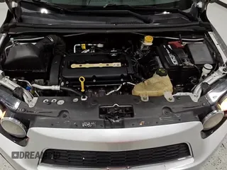 2015 Chevrolet Sonic LT с VIN 1G1JC5SHXF4113184, выставлен на аукционе Copart как лот 81031675 с пробегом 124 115 миль миль и Чистый • Clean title. История ставок и продаж доступна на DreamBid. Изображение 14.