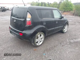 2010 Kia Soul + with VIN KNDJT2A24A7043661, listed as a IAAI auction lot 41981313 with 69,600 mi miles. Bid and sale history available at carsss.com. Image 4.