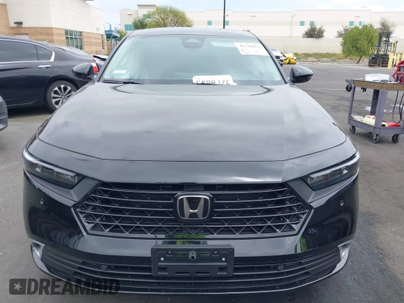 2025 Honda Accord Touring with VIN 1HGCY2F82SA033286, listed as a IAAI auction lot 42110972 with 773 mi miles and . Bid and sale history available at DreamBid. Image 12.