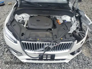 2024 Volvo XC90 Ultimate Bright Theme z VIN YV4H60CF8R1159757, wystawiony jako Copart lot #72123454 z przebiegiem Nie podano mil oraz Szkoda całkowita • Salvage title. Historia ofert i sprzedaży dostępna na DreamBid. Obrazek 13.