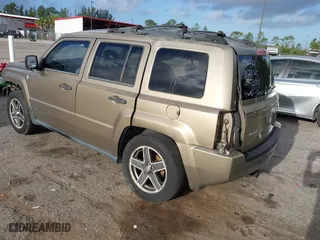 2008 Jeep Patriot Sport with VIN 1J8FF28W08D746927, listed as a IAAI auction lot 41930432 with 164,297 mi miles. Bid and sale history available at carsss.com. Image 3.