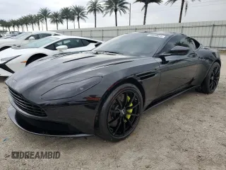 2019 Aston Martin DB11 z VIN SCFRMFEV1KGL07949, wystawiony jako Copart lot #75059624 z przebiegiem 8798 mil mil oraz Nie do naprawy. Historia ofert i sprzedaży dostępna na DreamBid. Obrazek 1.