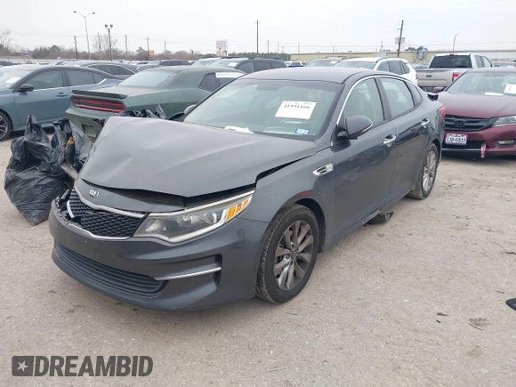 2017 Kia Optima LX z VIN 5XXGT4L33HG131596, wystawiony jako IAAI lot #41591166 z przebiegiem 105 084 mil mil oraz . Historia ofert i sprzedaży dostępna na DreamBid. Obrazek 17.