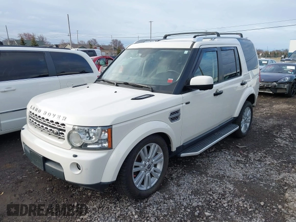 2010 Land Rover LR4 Lux z VIN SALAK2D4XAA545523, wystawiony jako IAAI lot #41878104 z przebiegiem 207 297 mil mil oraz . Historia ofert i sprzedaży dostępna na DreamBid. Obrazek 2.