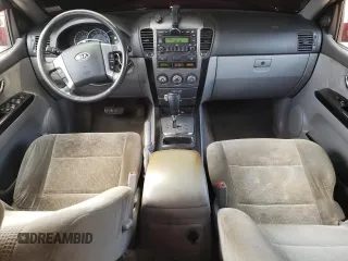 2008 Kia Sorento EX z VIN KNDJC736585820108, wystawiony jako Copart lot #53294805 z przebiegiem 182 171 mil mil oraz Szkoda całkowita • Salvage title. Historia ofert i sprzedaży dostępna na DreamBid. Obrazek 8.
