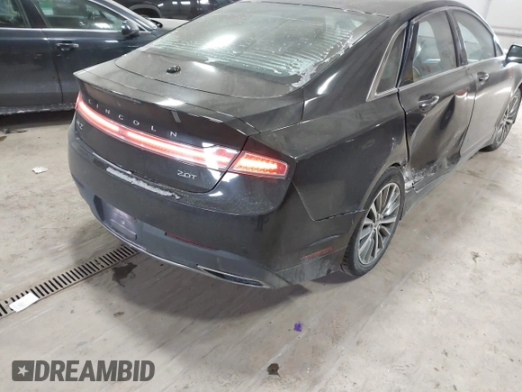 2019 Lincoln MKZ Standard with VIN 3LN6L5A98KR605023, listed as a IAAI auction lot 41378493 with 150,907 mi miles. Bid and sale history available at carsss.com. Image 4.