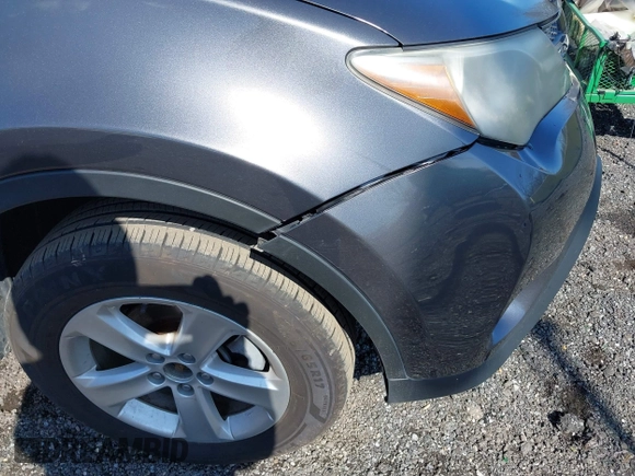 2014 Toyota RAV4 XLE with VIN 2T3RFREV2EW143193, listed as a IAAI auction lot 41892552 with 185,433 mi miles. Bid and sale history available at carsss.com. Image 18.