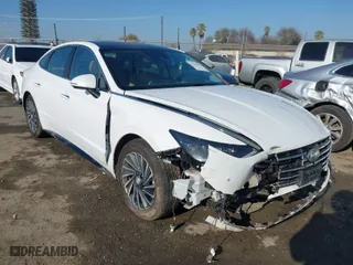 2022 Hyundai Sonata Hybrid Limited with VIN KMHL54JJ3NA049199, listed as a IAAI auction lot 41343704 with 47,613 mi miles. Bid and sale history available at carsss.com. Image 1.