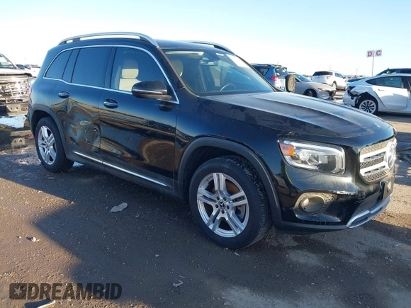 2020 Mercedes-Benz GLB 250 z VIN WDC4M4GB3LW006004, wystawiony jako IAAI lot #41214662 z przebiegiem 46 653 mil mil oraz . Historia ofert i sprzedaży dostępna na DreamBid. Obrazek 1.