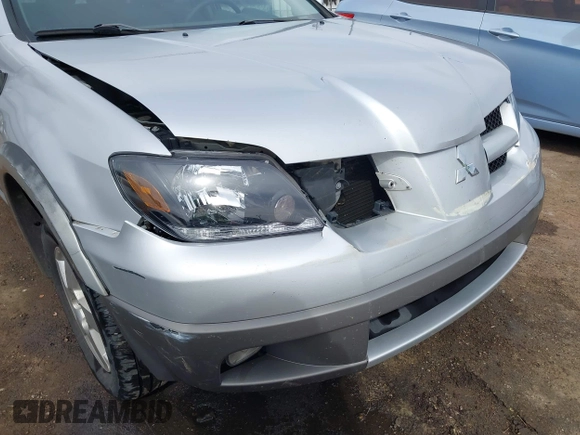 2003 Mitsubishi Outlander XLS with VIN JA4LX41G93U022114, listed as a IAAI auction lot 41776928 with 334,774 mi miles. Bid and sale history available at carsss.com. Image 6.