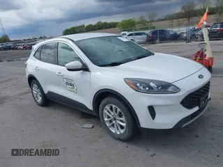 2020 Ford Escape SE with VIN 1FMCU9G67LUC31633, listed as a IAAI auction lot 42173290 with 136,937 mi miles and . Bid and sale history available at carsss.com. Image 1.