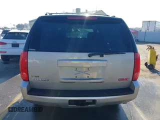 2007 GMC Yukon SLT with VIN 1GKFC13077J253697, listed as a IAAI auction lot 41277881 with 246,059 mi miles. Bid and sale history available at carsss.com. Image 16.