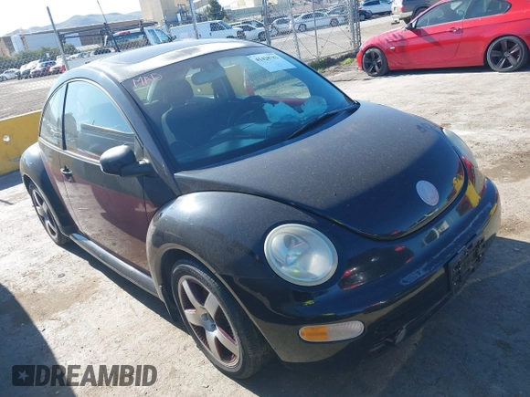 2005 Volkswagen New Beetle Coupe GLS with VIN 3VWCK31C45M404762, listed as a IAAI auction lot 41428782 with 135,706 mi miles. Bid and sale history available at carsss.com. Image 1.