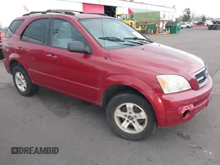 2004 Kia Sorento LX z VIN KNDJD733245297000, wystawiony jako IAAI lot #41708088 z przebiegiem 160 039 mil mil oraz . Historia ofert i sprzedaży dostępna na DreamBid. Obrazek 1.