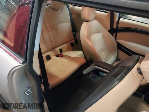 2008 MINI Hardtop with VIN WMWMF33508TU67872, listed as a IAAI auction lot 42235034 with 171,771 mi miles and . Bid and sale history available at DreamBid. Image 8.
