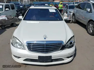 2009 Mercedes-Benz S-Class 5.5L V8 with VIN WDDNG71X09A272339, listed as a IAAI auction lot 41855197 with 130,972 mi miles. Bid and sale history available at carsss.com. Image 12.
