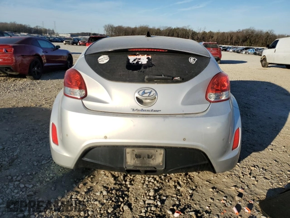 2012 Hyundai Veloster w/Gray Int с VIN KMHTC6AD2CU050738, выставлен на аукционе Copart как лот 42136435 с пробегом 151 482 миль миль и Списание • Salvage title. История ставок и продаж доступна на DreamBid. Изображение 6.