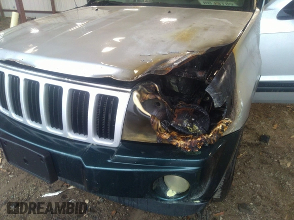 2006 Jeep Grand Cherokee with VIN 1J8HS48NX6C313500, listed as a IAAI auction lot 40866417 with 351,005 mi miles and . Bid and sale history available at DreamBid. Image 6.