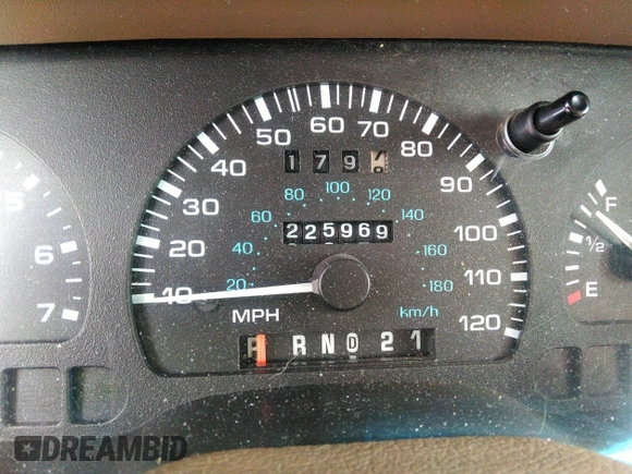 1998 Ford Windstar GL z VIN 2FMDA514XWBB03829, wystawiony jako IAAI lot #41805989 z przebiegiem 225 969 mil mil oraz . Historia ofert i sprzedaży dostępna na DreamBid. Obrazek 15.