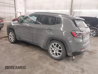 2024 Jeep Compass Latitude Lux с VIN 3C4NJDFN1RT601432, выставлен на аукционе IAAI как лот 41586810 с пробегом 17 406 миль миль и . История ставок и продаж доступна на DreamBid. Изображение 3.