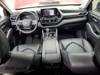 2021 Toyota Highlander XLE with VIN 5TDHZRBH5MS122811, listed as a Copart auction lot 57135585 with 85,703 mi miles and Salvage title. Bid and sale history available at DreamBid. Image 8.