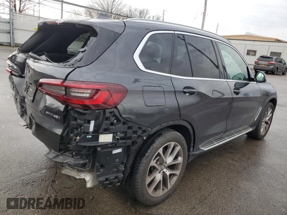 2021 BMW X5 xDrive40i with VIN 5UXCR6C06M9E62650, listed as a Copart auction lot 40064293 with 28,645 mi miles. Bid and sale history available at carsss.com. Image 3.