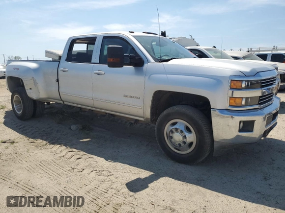 2015 Chevrolet Silverado 3500HD LT z VIN 1GC4KZCG1FF586027, wystawiony jako Copart lot #50064515 z przebiegiem 63 788 mil mil oraz Szkoda całkowita • Salvage title. Historia ofert i sprzedaży dostępna na DreamBid. Obrazek 4.