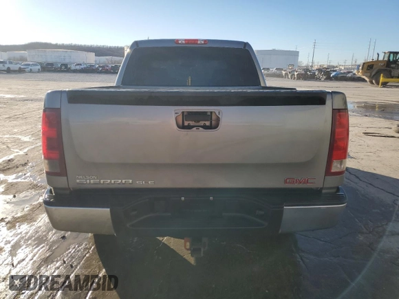 2008 GMC Sierra 1500 SLT z VIN 2GTEC13J981336589, wystawiony jako Copart lot #88879545 z przebiegiem 204 238 mil mil oraz Szkoda całkowita • Salvage title. Historia ofert i sprzedaży dostępna na DreamBid. Obrazek 6.