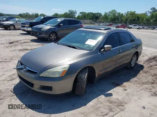 2006 Honda Accord EX-L z VIN 1HGCM56876A157587, wystawiony jako IAAI lot #39181913 z przebiegiem 354 500 mil mil oraz . Historia ofert i sprzedaży dostępna na DreamBid. Obrazek 2.