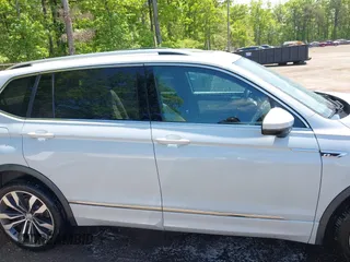 2019 Volkswagen Tiguan SEL Premium with VIN 3VV4B7AXXKM019995, listed as a IAAI auction lot 42170731 with 53,916 mi miles and . Bid and sale history available at DreamBid. Image 14.