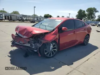 2017 Toyota Prius Two with VIN JTDKBRFUXH3054014, listed as a Copart auction lot 54104105 with 0 mi miles and Salvage Title. Bid and sale history available at carsss.com. Image 1.