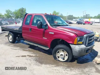 2005 Ford F-250 XL z VIN 1FTSX21P45EA18667, wystawiony jako IAAI lot #42117348 z przebiegiem 324 883 mil mil oraz . Historia ofert i sprzedaży dostępna na DreamBid. Obrazek 1.