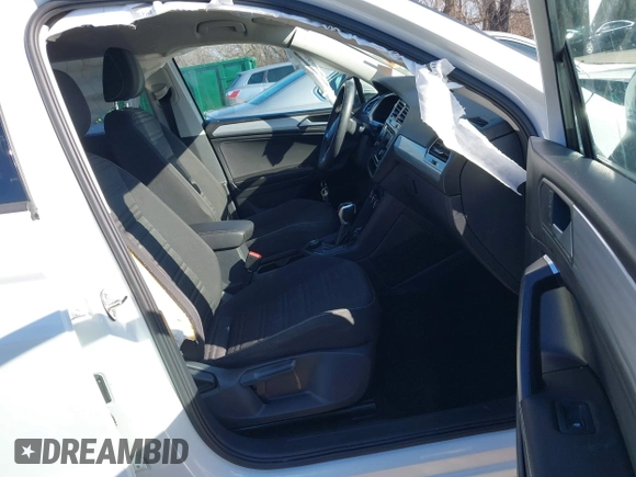 2022 Volkswagen Tiguan S with VIN 3VV0B7AX5NM042667, listed as a IAAI auction lot 41523101 with 41,724 mi miles and . Bid and sale history available at DreamBid. Image 5.