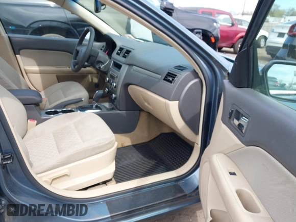 2011 Ford Fusion SE with VIN 3FAHP0HA0BR254554, listed as a IAAI auction lot 42067438 with 104,691 mi miles. Bid and sale history available at carsss.com. Image 5.