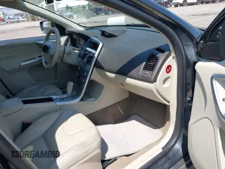 2010 Volvo XC60 3.0T z VIN YV4992DZ5A2085373, wystawiony jako IAAI lot #42039356 z przebiegiem 195 336 mil mil oraz . Historia ofert i sprzedaży dostępna na DreamBid. Obrazek 5.