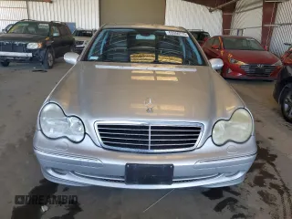 2001 Mercedes-Benz C 320 with VIN WDBRF64J21F110962, listed as a Copart auction lot 63350715 with 80,375 mi miles and Clean title. Bid and sale history available at DreamBid. Image 5.