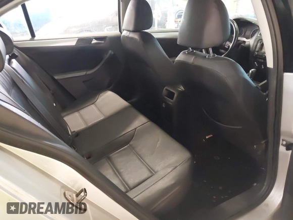 2012 Volkswagen Jetta Sedan SEL w/Sunroof with VIN 3VWLX7AJ4CM344390, listed as a IAAI auction lot 41439880 with 220,093 mi miles. Bid and sale history available at carsss.com. Image 8.