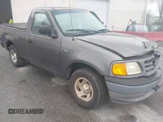 2004 Ford F-150 XL с VIN 2FTRF172X4CA89139, выставлен на аукционе IAAI как лот 42038181 с пробегом Не указан миль и . История ставок и продаж доступна на DreamBid. Изображение 1.