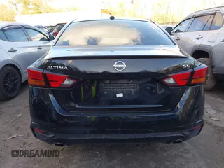 2019 Nissan Altima 2.5 SL with VIN 1N4BL4EV1KC113863, listed as a IAAI auction lot 41723231 with 99,165 mi miles. Bid and sale history available at carsss.com. Image 17.