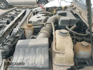 2013 Ford F-250 XL z VIN 1FT7X2A66DEB17793, wystawiony jako IAAI lot #41701126 z przebiegiem 157 445 mil mil oraz . Historia ofert i sprzedaży dostępna na DreamBid. Obrazek 19.