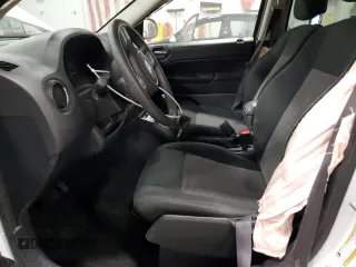 2016 Jeep Compass Sport с VIN 1C4NJDBB8GD518384, выставлен на аукционе Copart как лот 43272335 с пробегом 152 350 миль миль и На запчасти • Non repairable. История ставок и продаж доступна на DreamBid. Изображение 7.