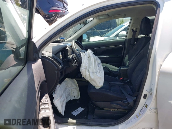 2015 Mitsubishi Outlander SE z VIN 4A4AP4AU3FE011443, wystawiony jako IAAI lot #42244247 z przebiegiem 127 184 mil mil oraz . Historia ofert i sprzedaży dostępna na DreamBid. Obrazek 5.