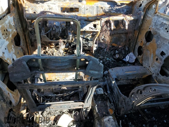 2016 Nissan Rogue SV z VIN KNMAT2MV9GP688756, wystawiony jako Copart lot #47897245 z przebiegiem Nie podano mil oraz Nie do naprawy • Non repairable. Historia ofert i sprzedaży dostępna na DreamBid. Obrazek 8.