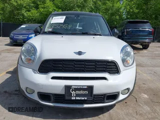 2012 MINI Countryman S с VIN WMWZC5C5XCWM11911, выставлен на аукционе IAAI как лот 42252488 с пробегом 154 010 миль миль и . История ставок и продаж доступна на DreamBid. Изображение 6.