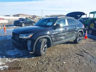 2020 Volkswagen Atlas Cross Sport 3.6L V6 SE w/Technology with VIN 1V21E2CA9LC225525, listed as a IAAI auction lot 41742619 with 71,185 mi miles. Bid and sale history available at carsss.com. Image 17.