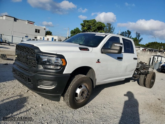 2023 Ram 3500 Tradesman with VIN 3C63RRGL6PG652013, listed as a Copart auction lot 44026575 with 46,943 mi miles and Salvage Title. Bid and sale history available at carsss.com. Image 1.