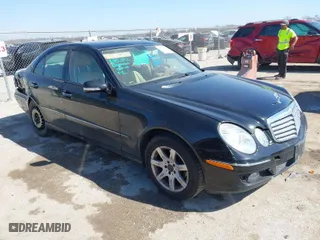 2009 Mercedes-Benz E-Class 3.0L with VIN WDBUF22X79B395557, listed as a IAAI auction lot 41672452 with 91,354 mi miles. Bid and sale history available at carsss.com. Image 1.